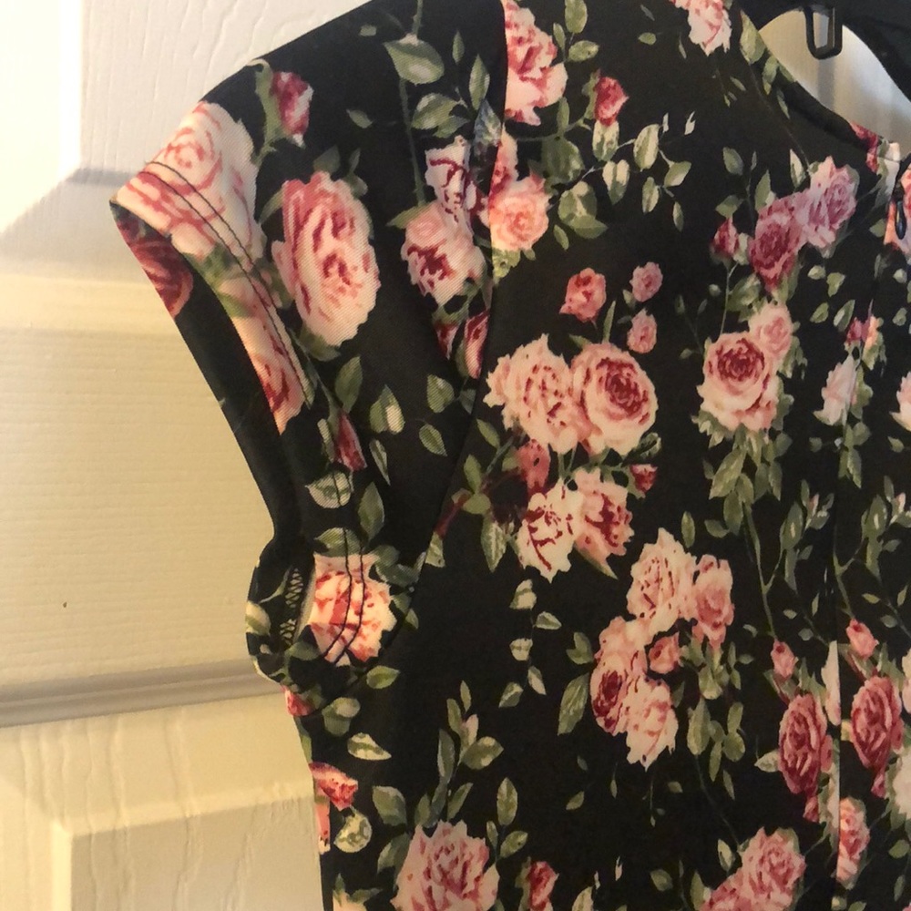 NWT Floral 👗 Ruffle - Picture 4 of 5